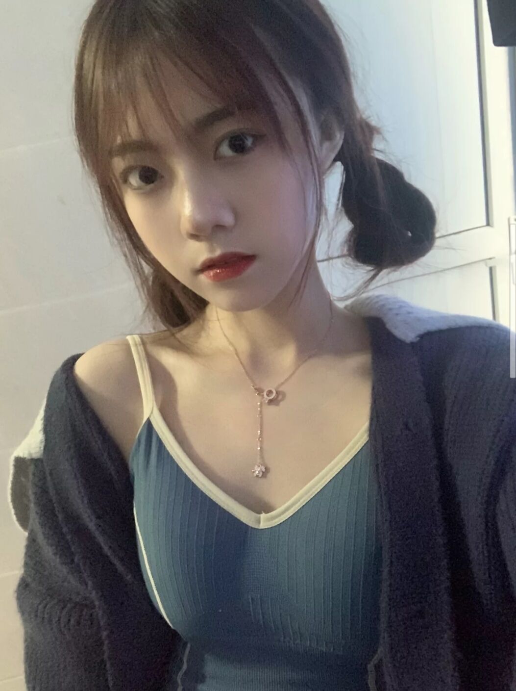 生活压力大 下海兼职